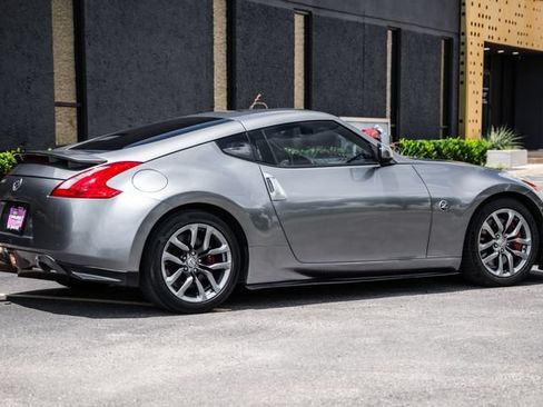 Used 2013 Nissan 370Z Coupe RWD image 21