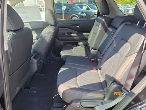 New 2026 Nissan Pathfinder Platinum w/ Cargo Package AWD/4WD image 11