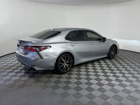 Used 2023 Toyota Camry SE FWD image 9