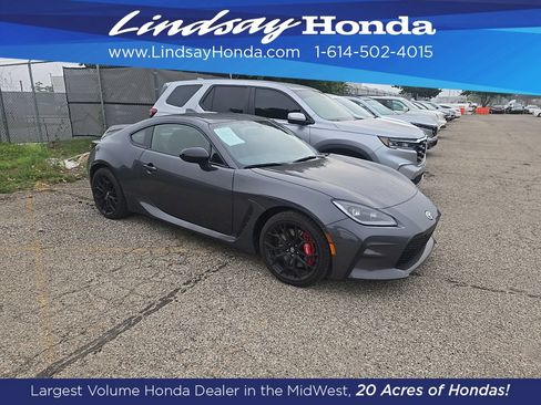 Used 2025 Toyota GR86 Premium w/ GR Wheel Package (TMS RWD image 3