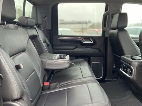 Used 2024 Chevrolet Silverado 2500 LTZ w/ LTZ Convenience Package image 18