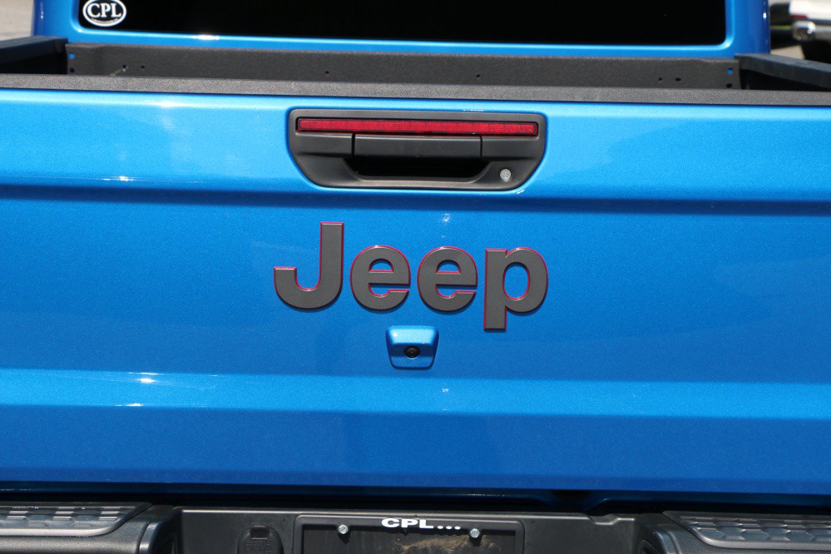 Used 2025 Jeep Gladiator Rubicon AWD/4WD image 5