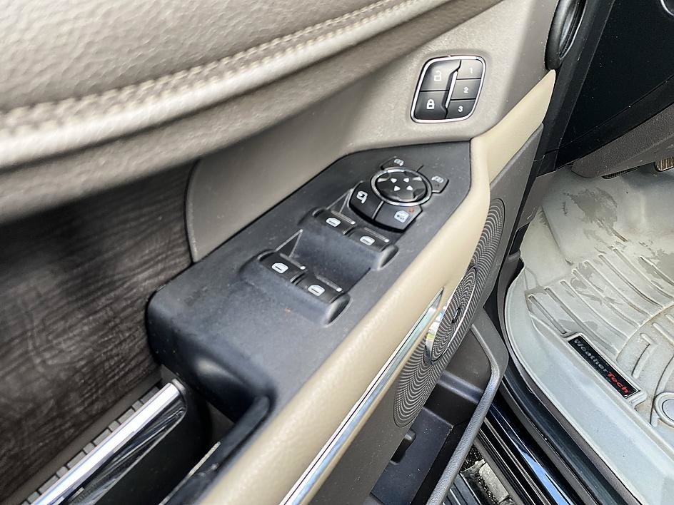 Used 2018 Ford Expedition Limited AWD/4WD image 9