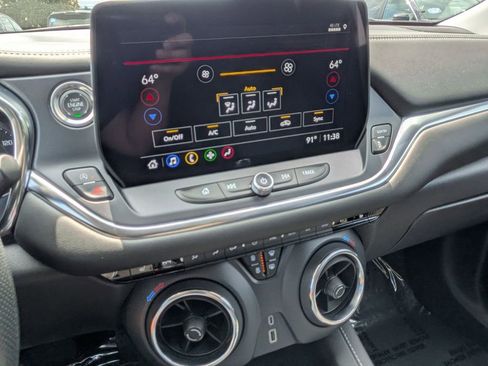 Used 2025 Chevrolet Blazer LT FWD image 18