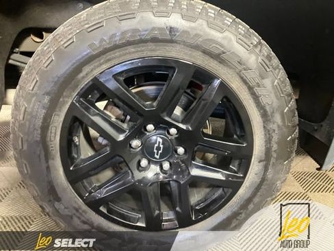 Used 2023 Chevrolet Silverado 1500 RST w/ Convenience Package II AWD/4WD image 23