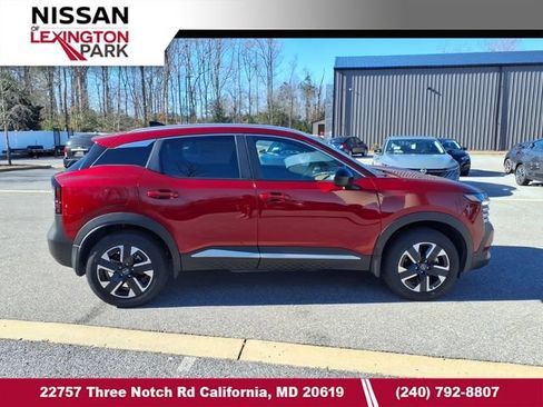 Used 2026 Nissan Kicks SV w/ SV Premium Package AWD/4WD image 2