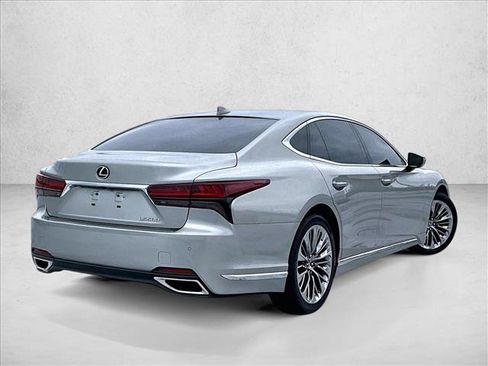 Used 2021 Lexus LS 500 w/ Accessory Package (Z2) RWD image 2