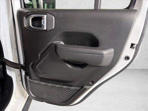 Used 2023 Jeep Gladiator Rubicon w/ LED Lighting Group AWD/4WD image 17