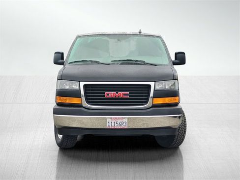 Used 2023 GMC Savana 3500 Extended w/ Driver Convenience Package image 2