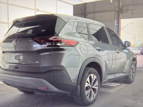 Used 2023 Nissan Rogue SV FWD image 3