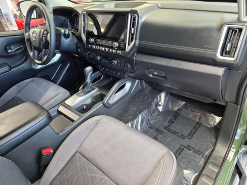 Used 2025 Nissan Frontier SV w/ SV Convenience Package AWD/4WD image 28