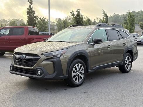 Used 2024 Subaru Outback Premium AWD/4WD image 7