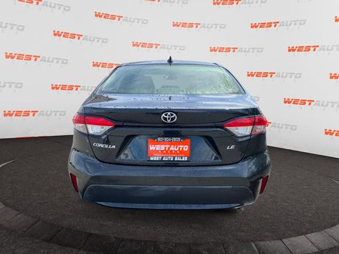 Used 2022 Toyota Corolla LE image 4