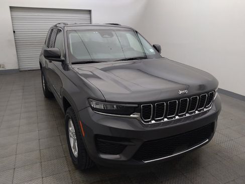 Used 2024 Jeep Grand Cherokee Laredo RWD image 14