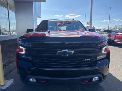 Used 2022 Chevrolet Silverado 1500 LT Trail Boss w/ Convenience Package II image 3