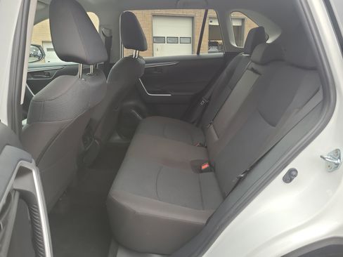 Certified 2025 Toyota RAV4 LE image 27
