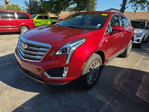 Used 2018 Cadillac XT5 Luxury w/ Driver Awareness Package image 4
