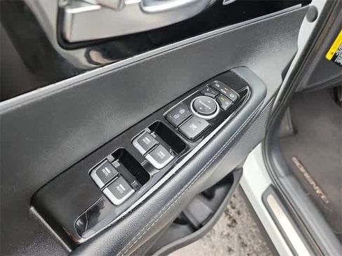 Used 2017 Kia Sorento SX image 15