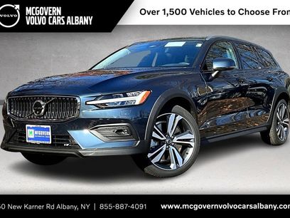 New 2026 Volvo V60 B5 Cross Country Plus w/ Climate Package