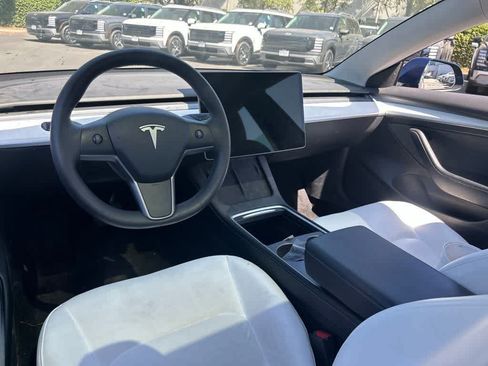 Used 2023 Tesla Model 3 Standard Range RWD image 5