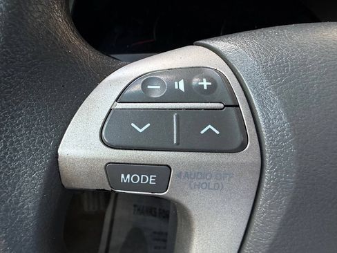 Used 2010 Toyota Camry LE FWD image 22