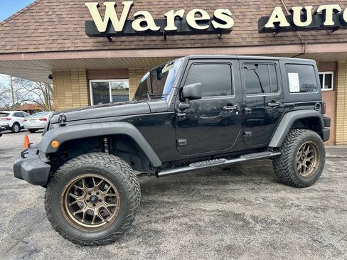 Used 2015 Jeep Wrangler Unlimited Sport w/ Quick Order Package 24S AWD/4WD image 3