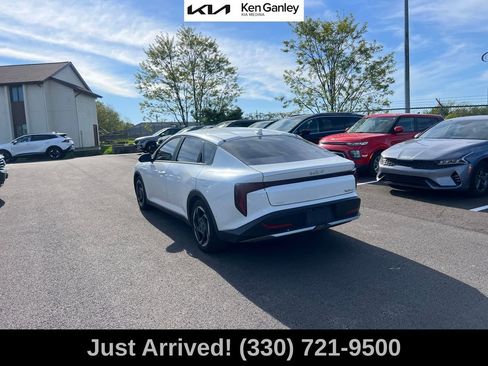 Certified 2025 Kia K4 EX FWD image 7