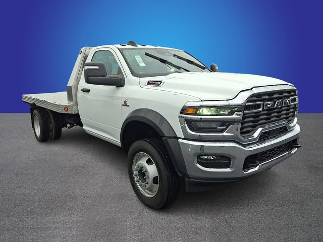 Used 2025 RAM 5500 Tradesman w/ Chrome Appearance Group AWD/4WD image 3