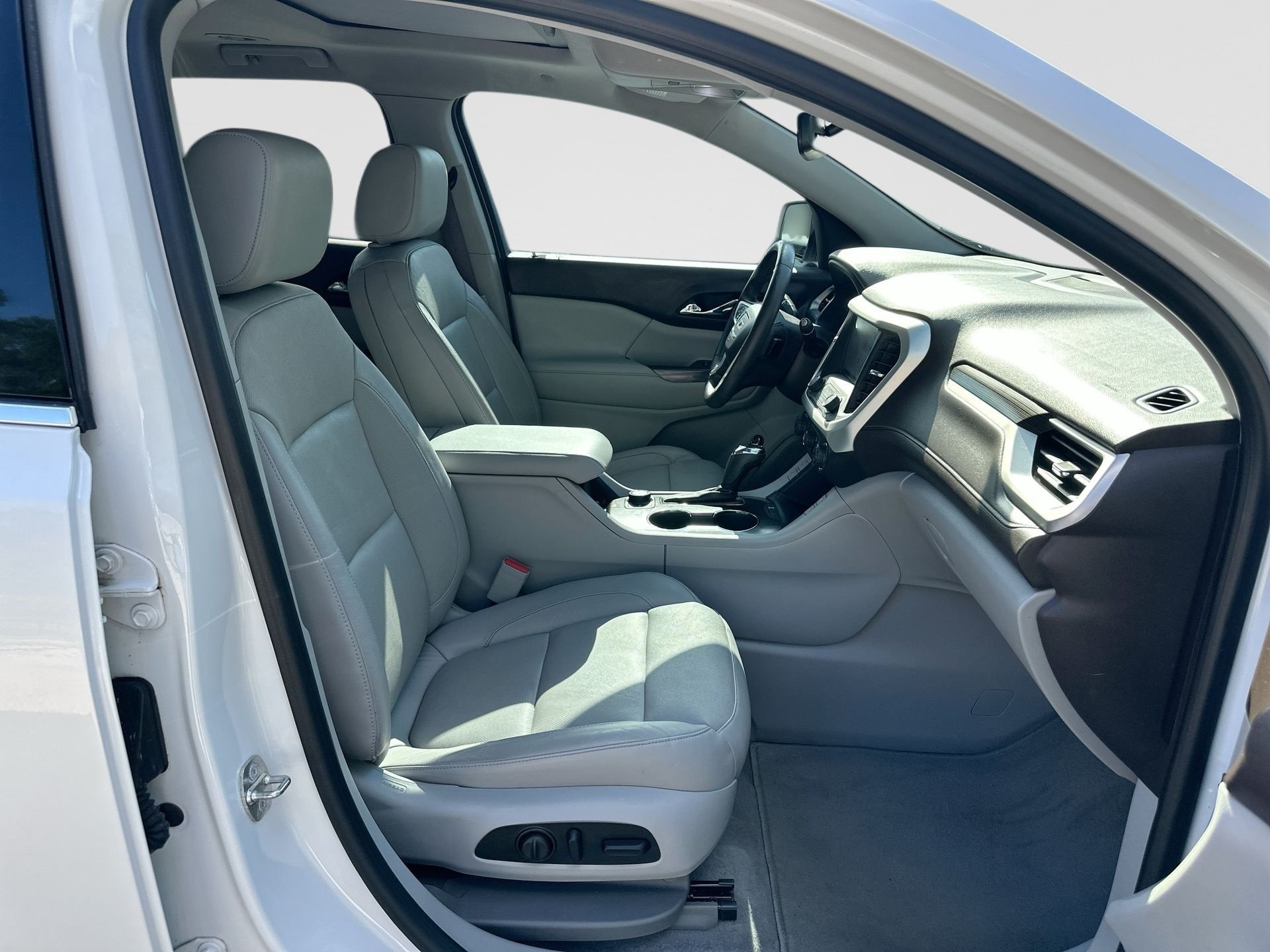 Certified 2017 GMC Acadia SLT FWD image 28