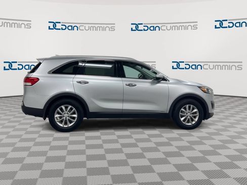 Used 2018 Kia Sorento AWD image 9