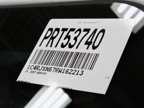 Used 2024 Jeep Wrangler Unlimited image 36