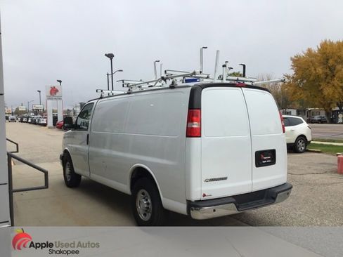 Used 2018 Chevrolet Express 2500 w/ Driver Convenience Package image 5