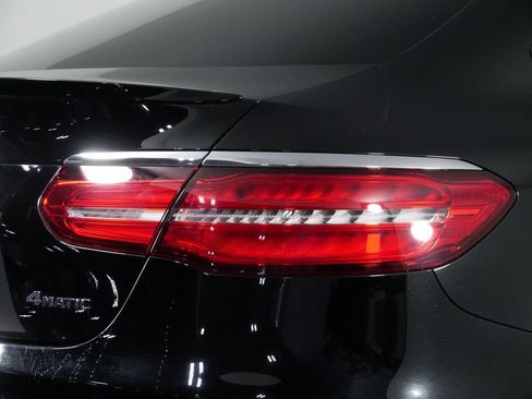 Used 2019 Mercedes-Benz GLC 300 4MATIC Coupe image 11