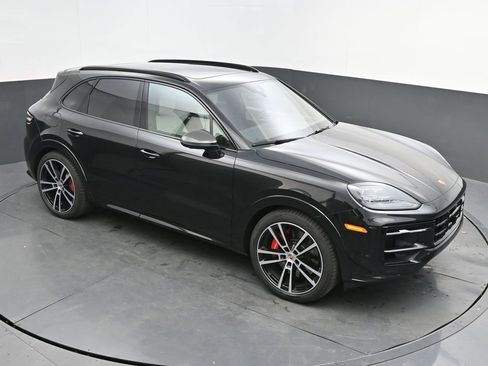 New 2025 Porsche Cayenne GTS image 38