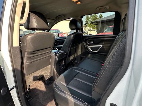 Used 2017 Nissan Titan SL image 20