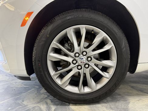 Used 2023 Buick Enclave Avenir image 32