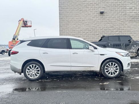 Used 2021 Buick Enclave Premium w/ Sun and Sites Package image 2