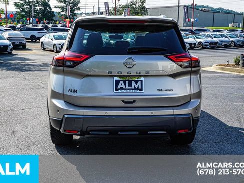 Used 2024 Nissan Rogue SL AWD/4WD image 11