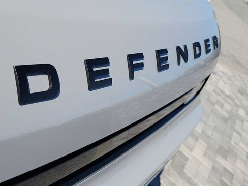 New 2026 Land Rover Defender 130 X-Dynamic SE AWD/4WD image 9