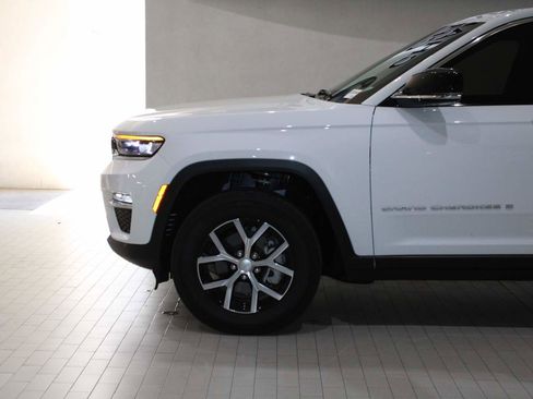 Used 2025 Jeep Grand Cherokee Limited w/ Trailer Tow Package image 4