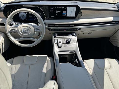 Used 2024 Hyundai Palisade Limited image 13