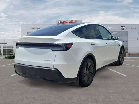 Used 2026 Tesla Model Y Long Range AWD/4WD image 5