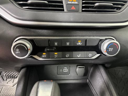 Used 2024 Nissan Altima 2.5 S FWD image 20