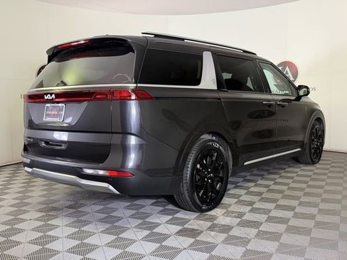 Used 2022 Kia Carnival SX image 8