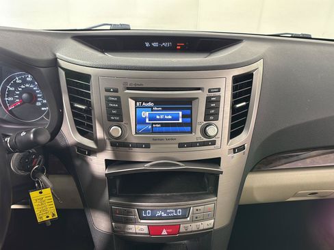 Used 2013 Subaru Legacy 2.5i Limited AWD/4WD image 28