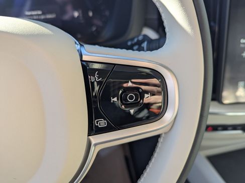 New 2026 Volvo XC60 B5 Ultra w/ Protection Package Premier image 12