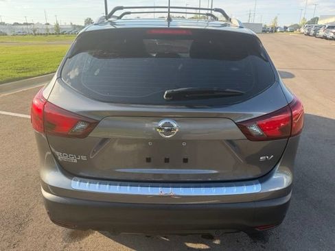 Used 2019 Nissan Rogue Sport SV FWD image 4