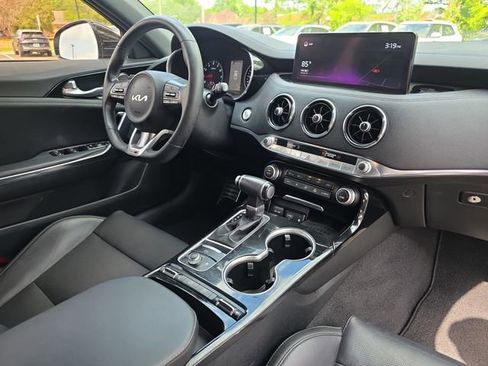 Used 2022 Kia Stinger GT-Line w/ Sun & Sound Package RWD image 16