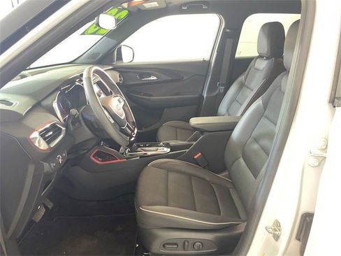Used 2023 Chevrolet TrailBlazer RS w/ Sun and Liftgate Package image 24