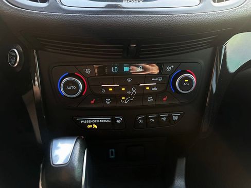 Used 2018 Ford Escape Titanium image 22